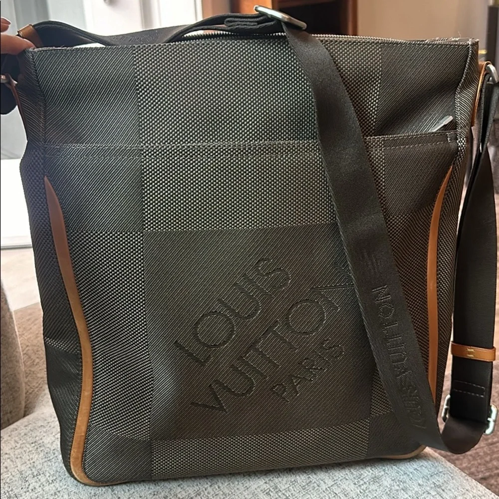 Louis Vuitton Damier Messenger Bag